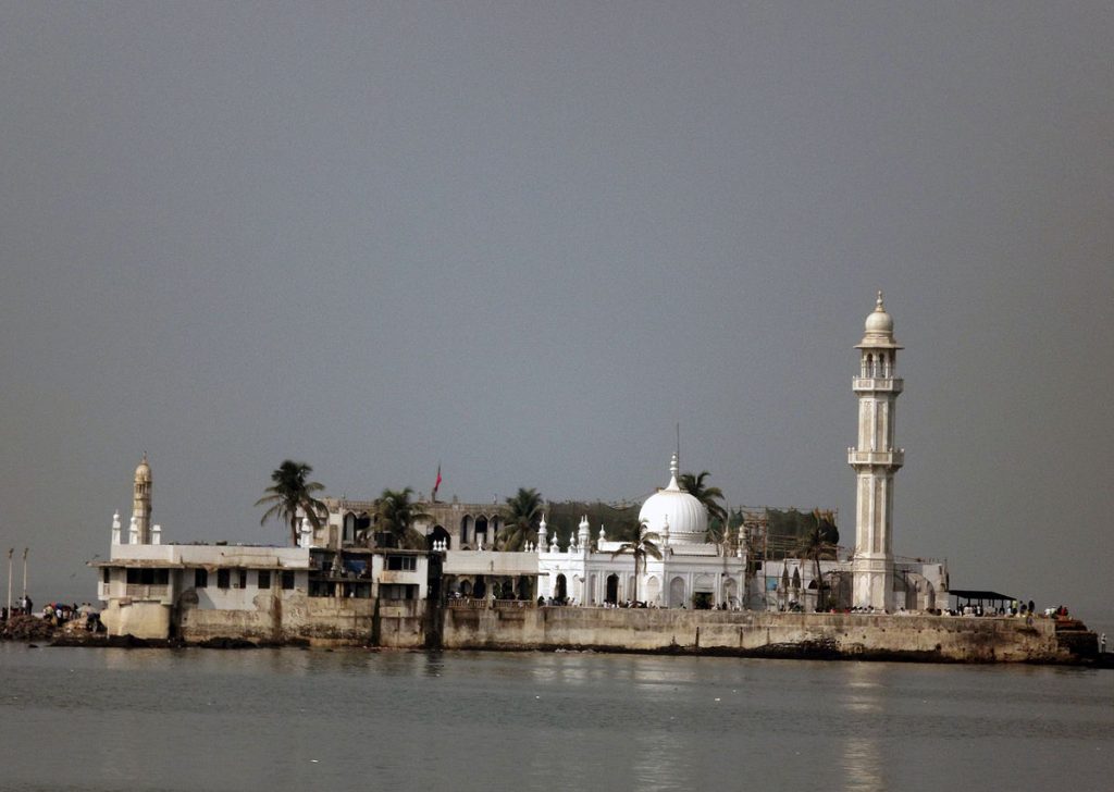 Haji Ali Dargah - places to visit in Mumbai