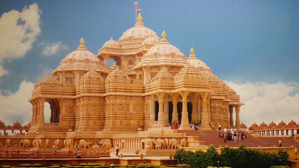 Swaminarayan Akshardham Temple - places to visit in Delhi
