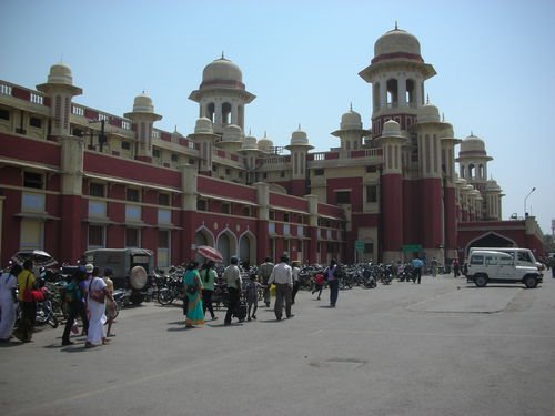 Aminabad - places to visit in Lucknow