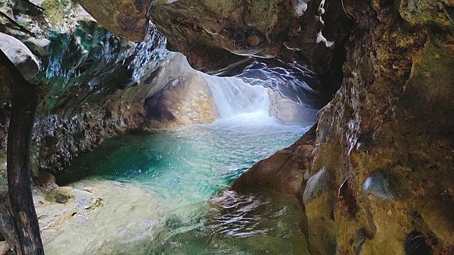 robber;s cave - Places To Visit In Dehradun