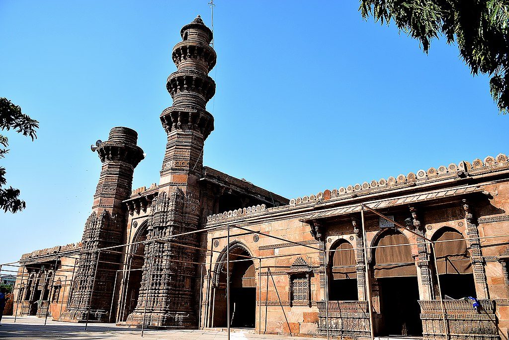 Jhulta Minar - Places to Visit in Ahmedabad