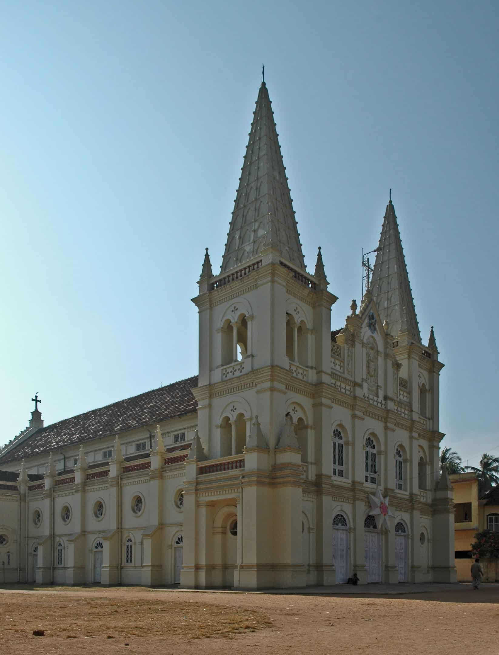 Santa Cruz Basilica cochin - Places to visit in Kochi